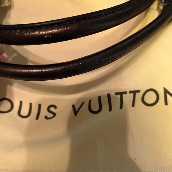 FLASH SALE🔥🔥EXCELLENT CONDITION💗 LOUIS VUITTON XL BRONZE MAHINA BAG💗💗💗 - Picture 5 of 12